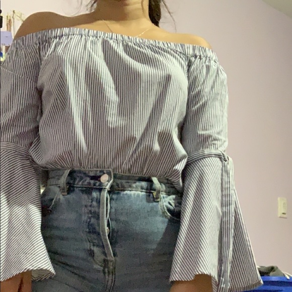 Charlotte Russe Blouse - Picture 2 of 7